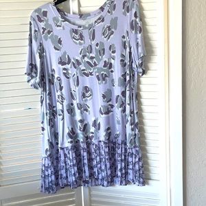Logo by Lori Goldstein size L top